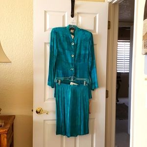 New Carol Little Petite turquoise jacket and matching skirt in size 6